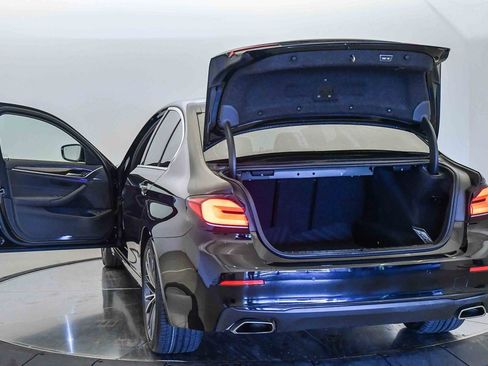 Certified 2022 BMW 530i w/ Convenience Package image 31