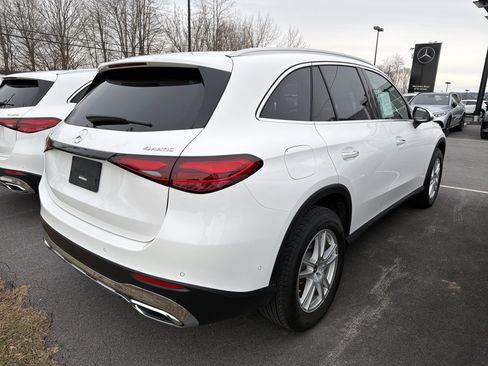 Used 2025 Mercedes-Benz GLC 300 4MATIC image 7
