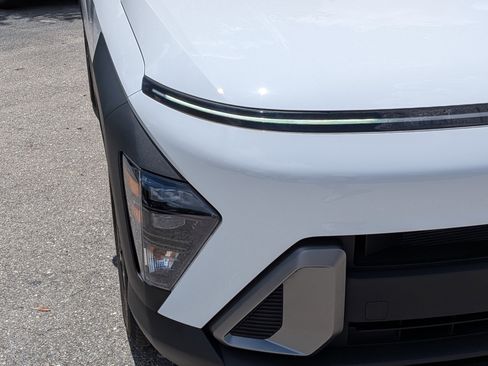 Used 2024 Hyundai Kona SEL FWD image 9