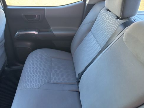 Used 2017 Toyota Tacoma SR5 AWD/4WD image 22