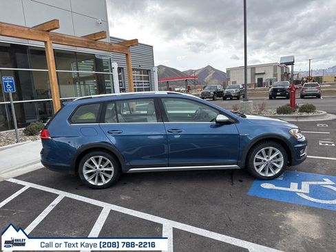 Used 2017 Volkswagen Golf Alltrack image 13