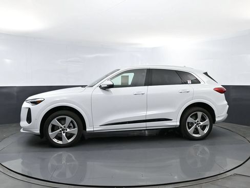 Used 2025 Audi Q5 Premium Plus w/ Premium Plus AWD/4WD image 23
