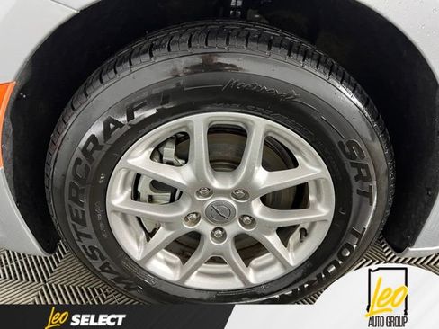 Used 2023 Chrysler Pacifica Touring-L FWD image 25