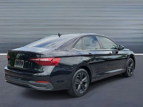 Used 2023 Volkswagen Jetta SE FWD image 3