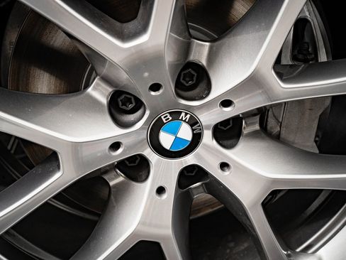 New 2026 BMW X5 xDrive40i w/ Climate Comfort Package image 8