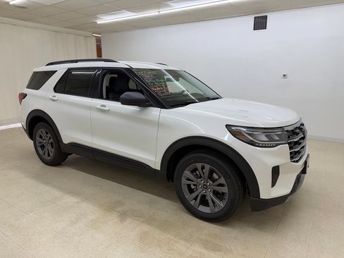 New 2026 Ford Explorer Active w/ Active Comfort Package AWD/4WD image 8