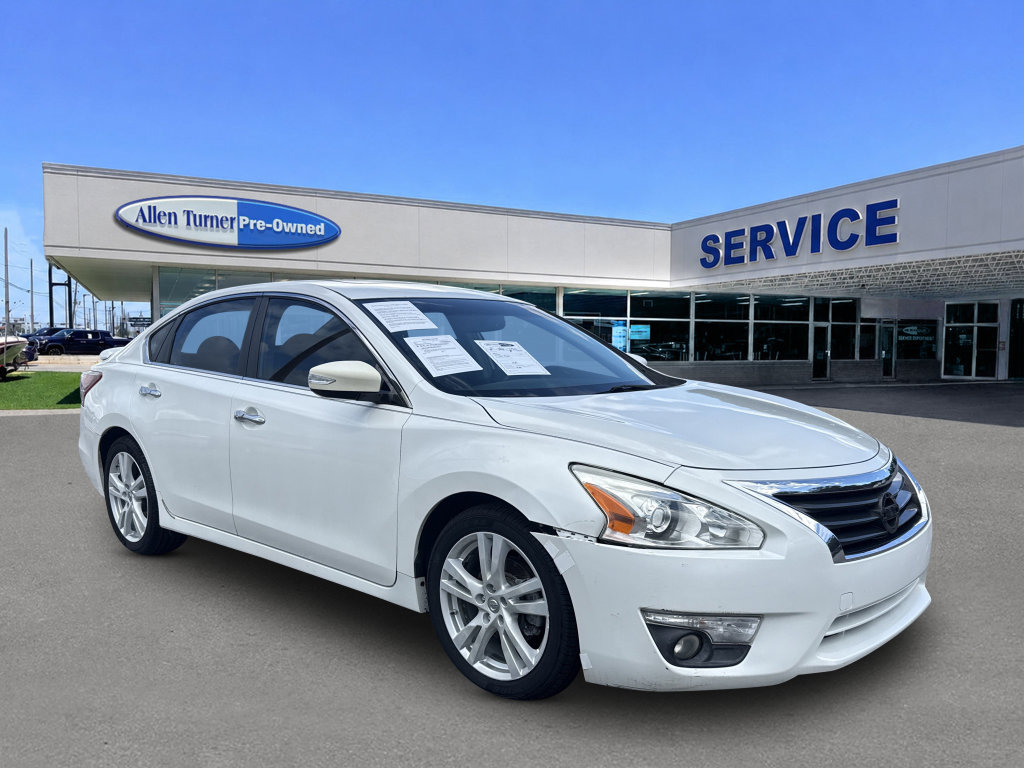 Used 2013 Nissan Altima 3.5 SV w/ Navigation Pkg FWD image 2