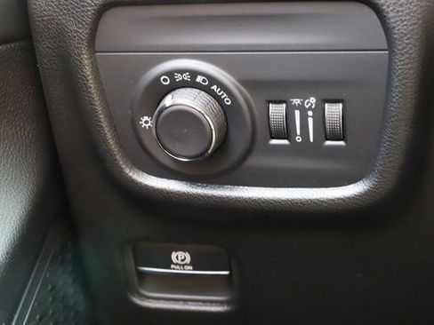 New 2025 Jeep Grand Cherokee L Laredo w/ Luxury Tech Group I AWD/4WD image 36