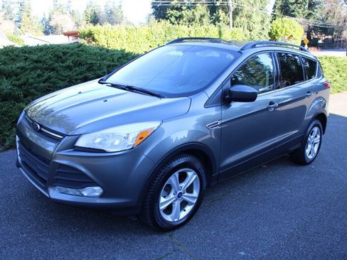 Used 2014 Ford Escape SE w/ Equipment Group 201A image 1