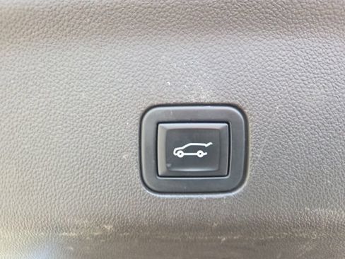 Used 2021 GMC Yukon XL Denali w/ Denali Ultimate Package AWD/4WD image 13