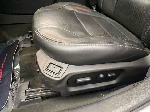 Used 2018 Ford Taurus Limited AWD/4WD image 13