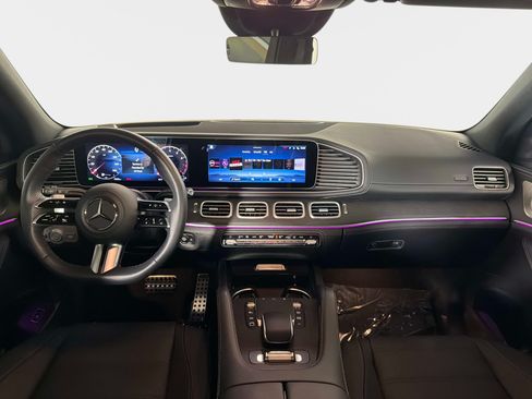 Used 2025 Mercedes-Benz GLS 580 4MATIC image 37