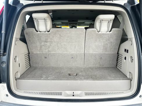 Used 2015 Cadillac Escalade Luxury AWD/4WD image 21