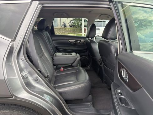 Used 2015 Nissan Rogue SV w/ SV Premium Package image 25