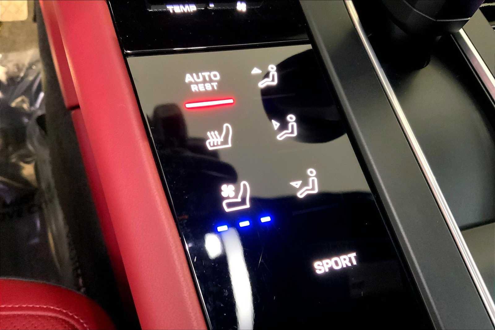 Certified 2023 Porsche Macan AWD/4WD image 39