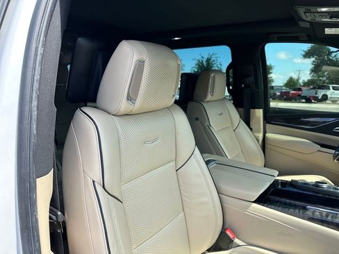 Used 2021 Cadillac Escalade ESV Premium Luxury AWD/4WD image 35