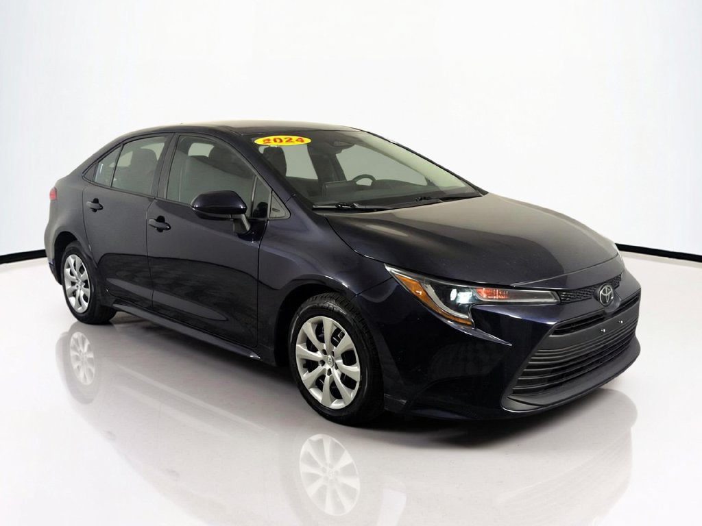 Used 2024 Toyota Corolla LE FWD image 2