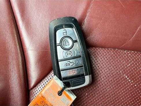 Used 2019 Ford F250 Platinum w/ Platinum Ultimate Package image 12