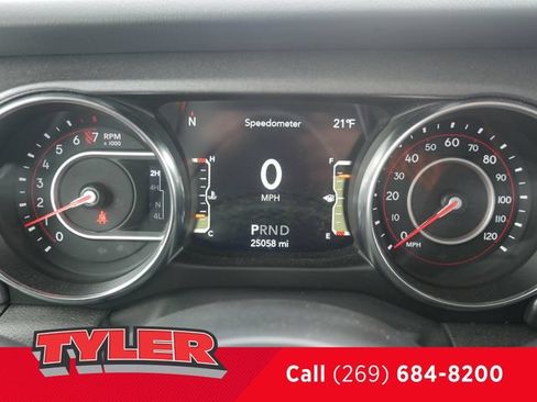 Used 2022 Jeep Gladiator Mojave w/ Cold Weather Group AWD/4WD image 43