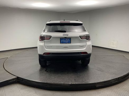 Used 2024 Jeep Compass Latitude AWD/4WD image 6