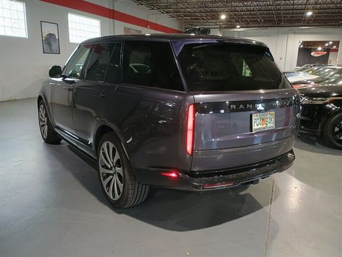 Used 2023 Land Rover Range Rover SE AWD/4WD image 3