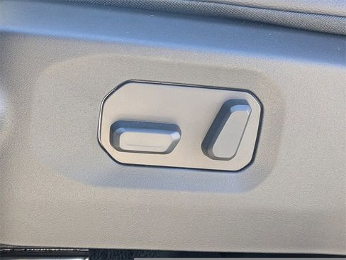 New 2025 Jeep Gladiator Sport image 21