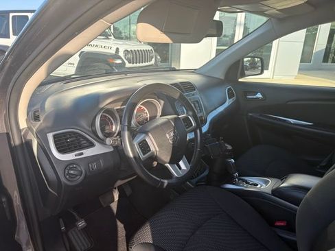 Used 2018 Dodge Journey SE w/ Popular Equipment Group FWD image 4