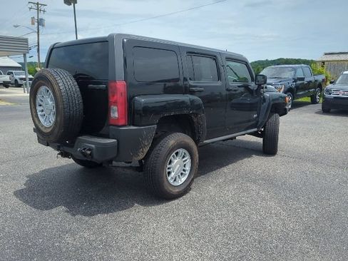 Used 2009 HUMMER H3 w/ Chrome Appearance Package AWD/4WD image 30