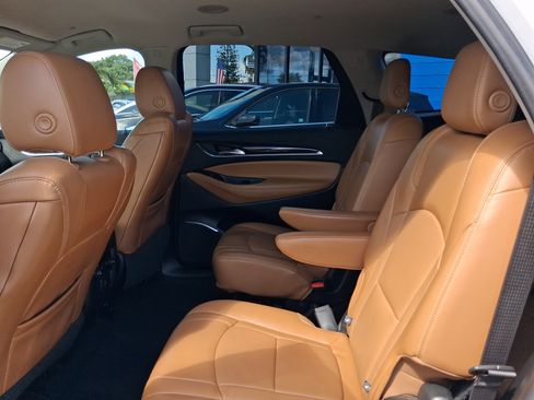 Used 2018 Buick Enclave Essence FWD image 20
