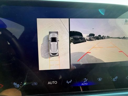 Used 2024 Chevrolet Equinox EV LT w/ LPO, Blackout Package FWD image 19