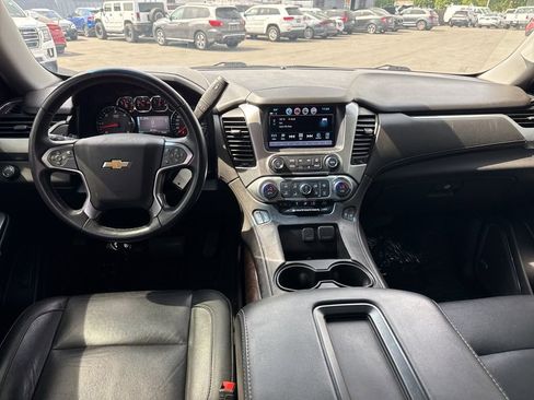 Used 2020 Chevrolet Suburban LT RWD image 12