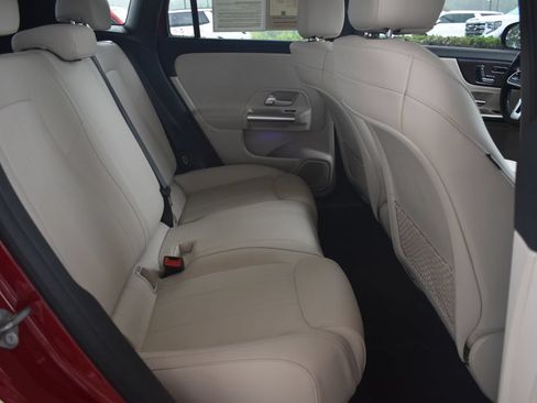 Used 2021 Mercedes-Benz GLA 250 4MATIC w/ Premium Package image 16