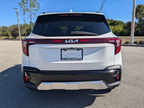 Certified 2025 Kia Seltos EX w/ EX Sunroof Package image 6