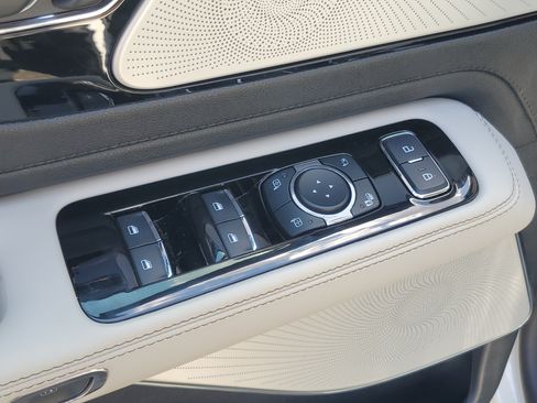 New 2026 Lincoln Aviator Reserve AWD/4WD image 10