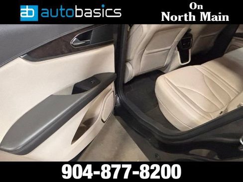 Used 2019 Lincoln Nautilus Select w/ Cargo Utility Package FWD image 13
