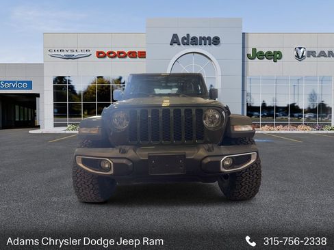 Used 2023 Jeep Gladiator Sport image 2