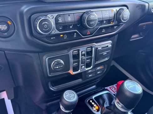 Used 2020 Jeep Gladiator Sport w/ Quick Order Package 24S AWD/4WD image 27