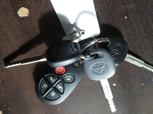 Used 2005 Toyota Sienna XLE image 9