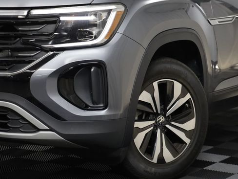 Used 2024 Volkswagen Atlas Cross Sport SE AWD/4WD image 3