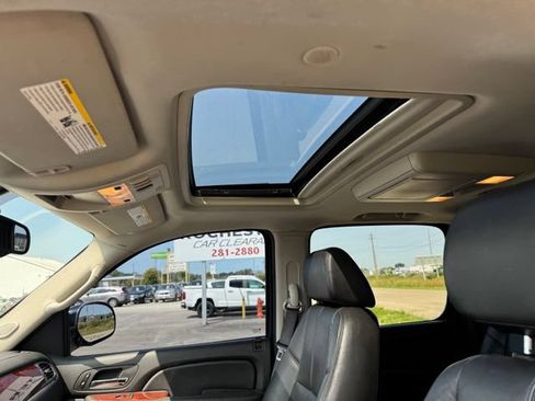 Used 2009 GMC Yukon XL SLT AWD/4WD image 7