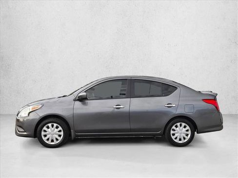 Used 2017 Nissan Versa SV image 9