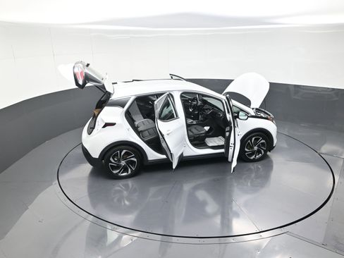 Used 2023 Chevrolet Bolt LT w/ Infotainment Package image 14