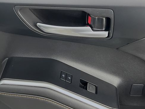 Used 2023 Toyota Highlander Bronze Edition image 32