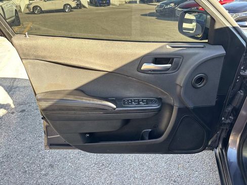 Used 2018 Dodge Charger SXT w/ Blacktop Package image 20