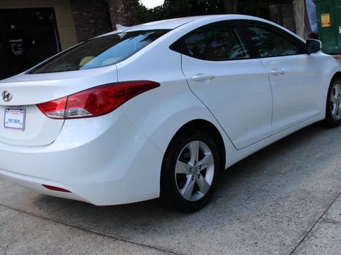 Used 2013 Hyundai Elantra GLS w/ Preferred Pkg image 9