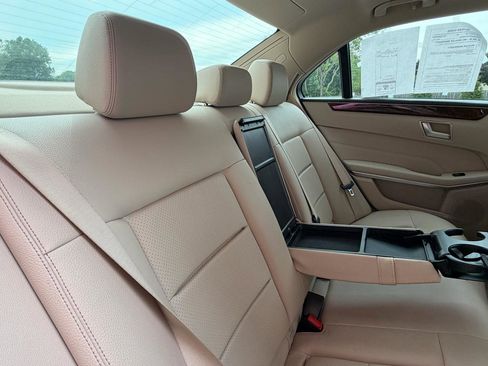 Used 2014 Mercedes-Benz E 350 4MATIC Sedan image 27