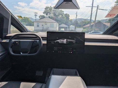 Used 2025 Tesla Cybertruck AWD Crew Cab image 8