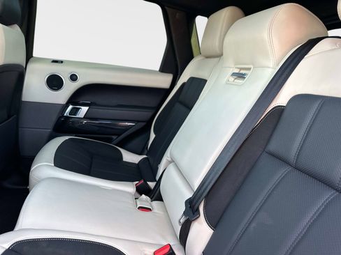 Used 2020 Land Rover Range Rover Sport HST image 12