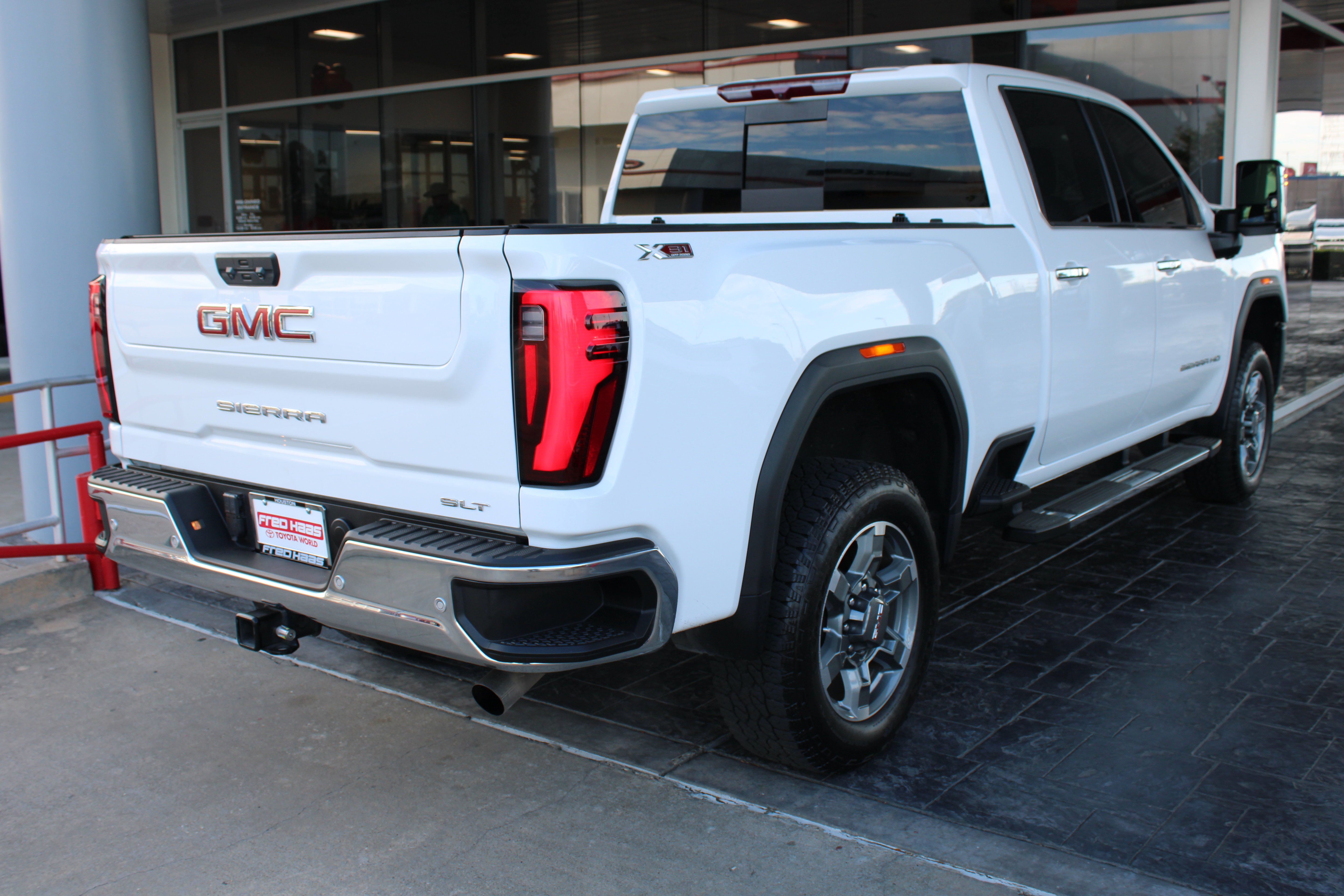 Used 2025 GMC Sierra 2500 SLT w/ Texas SLT Premium Package AWD/4WD image 7