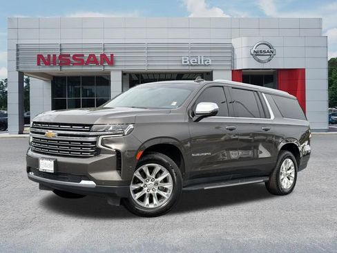 Used 2021 Chevrolet Suburban Premier RWD image 1